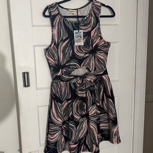 Dresses & Skirts - Black and Pink Sleeveless Dress